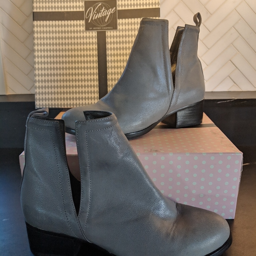 Vintage by Jeffery Campbell O'Reilly Booties nwb